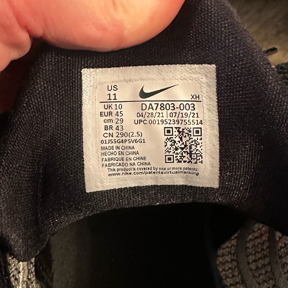 Nike Kyrie Low 5 Basketball Shoes - Picture 5 of 5